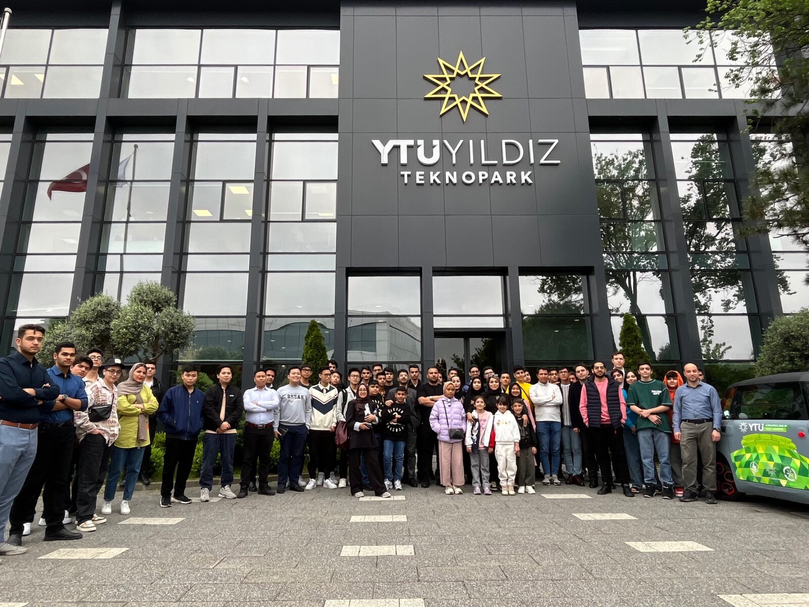 Participants visiting YTU Yıldız Teknopark